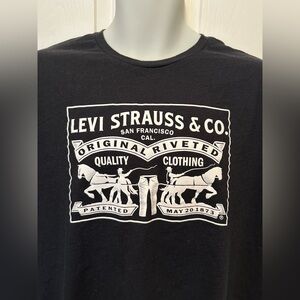 Men’s Levi’s Tshirt size XL